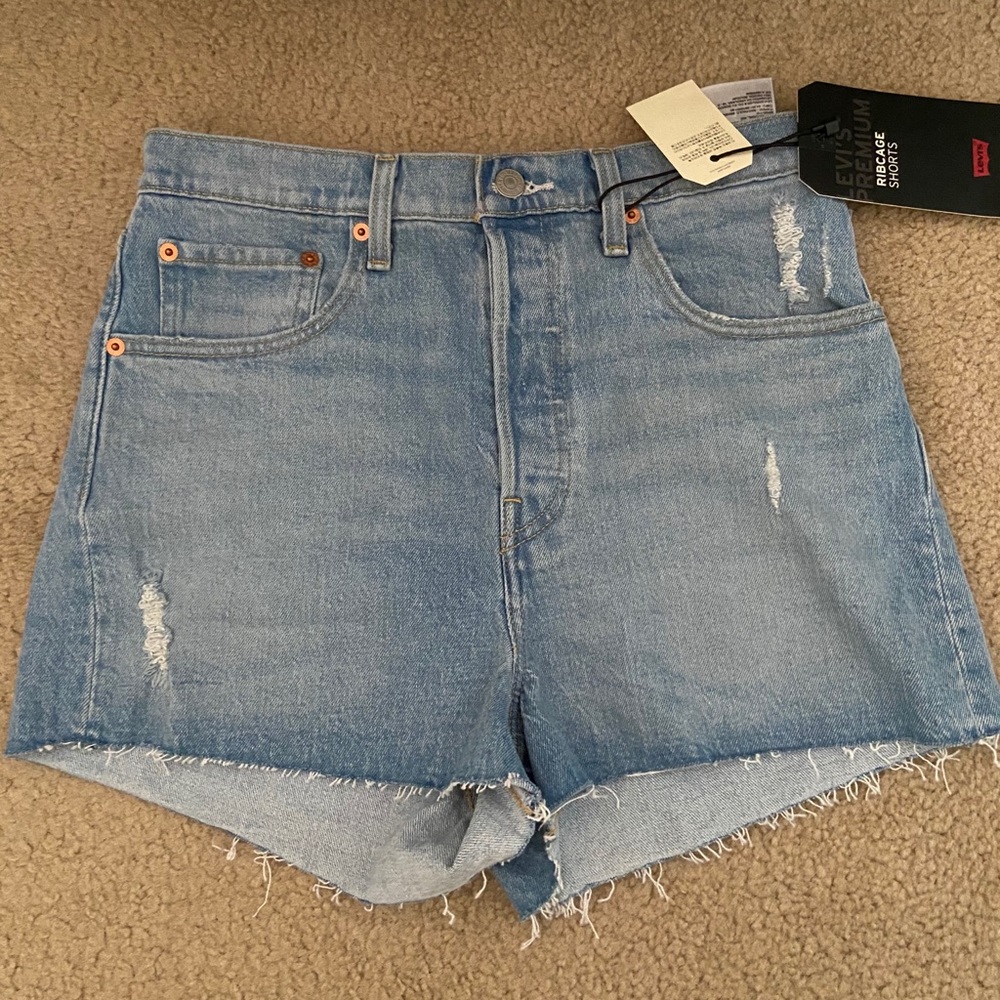 NWT Levi’s shorts!